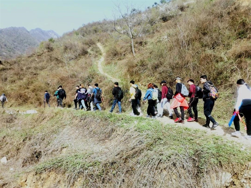 徒步9小時！貝博兒人挑戰(zhàn)2449米東秦嶺第二高峰——箭峪嶺